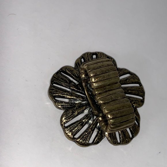 Costume Bronze Flower Sizeable Ring - Picture 3 of 9